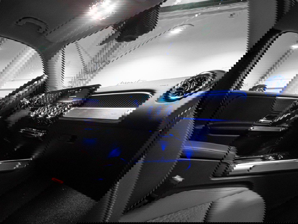 Mercedes-Benz GLB nuova a Ancona (18)
