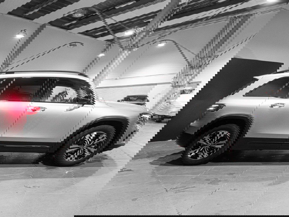 Mercedes-Benz GLB nuova a Ancona (4)