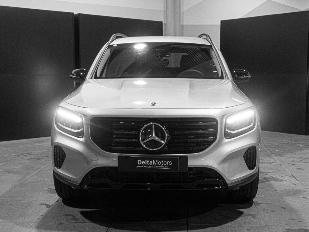 Mercedes-Benz GLB nuova a Ancona (5)