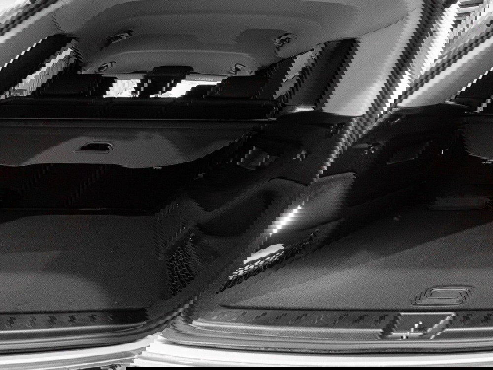 Mercedes-Benz GLB nuova a Ancona (9)