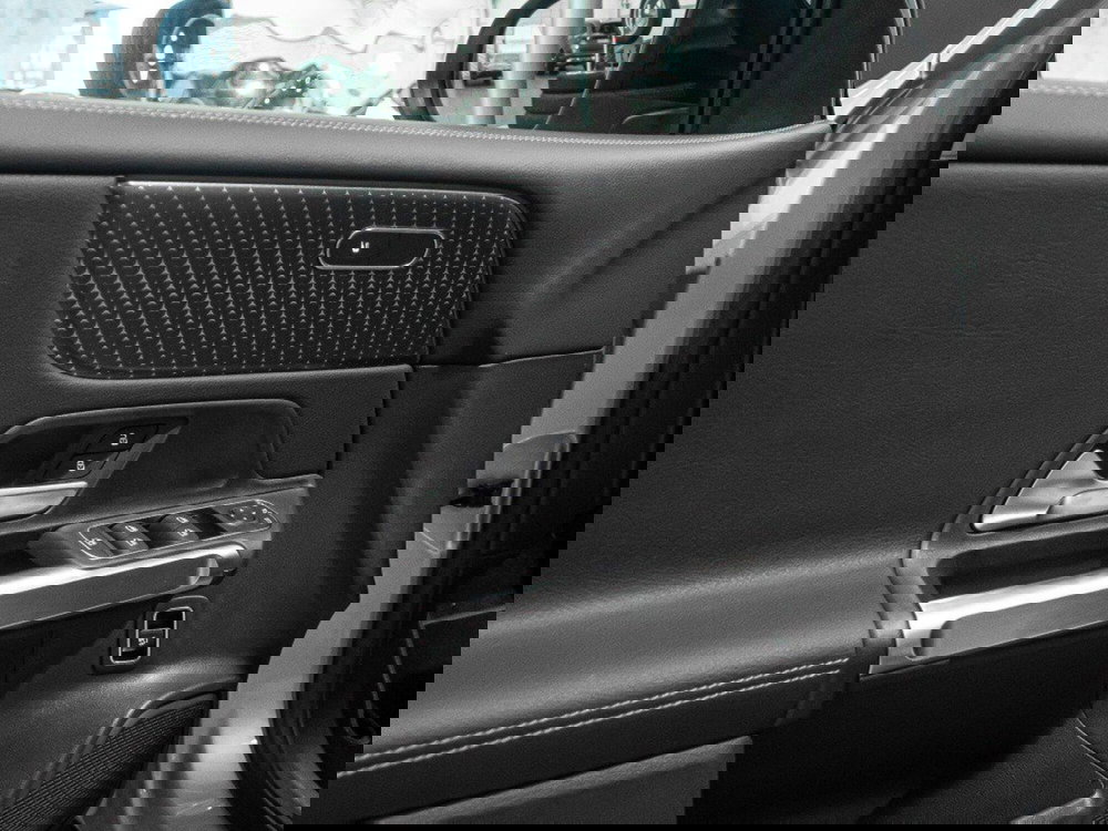 Mercedes-Benz GLB nuova a Ancona (11)