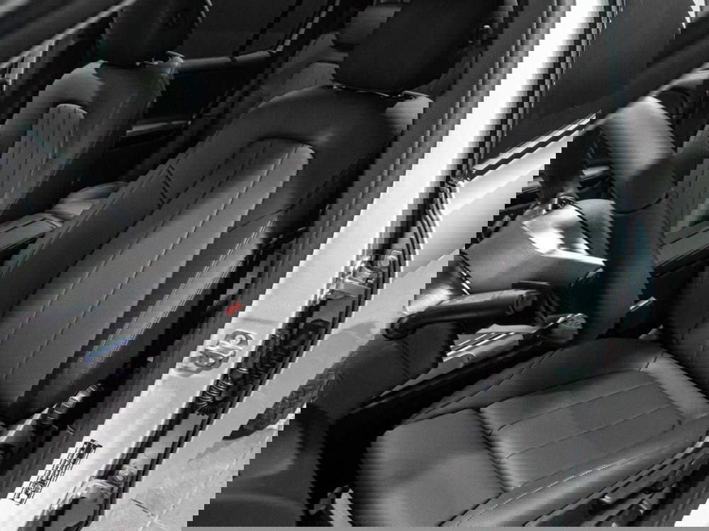 Mercedes-Benz GLB nuova a Ancona (13)