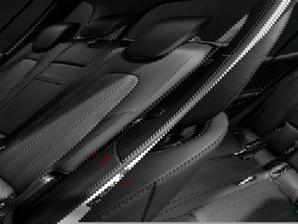 Mercedes-Benz GLB nuova a Ancona (14)