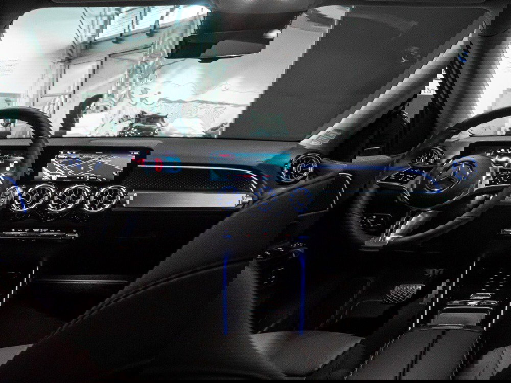 Mercedes-Benz GLB nuova a Ancona (17)