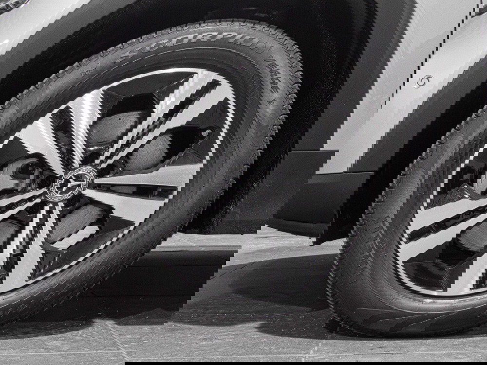 Mercedes-Benz GLB nuova a Ancona (7)