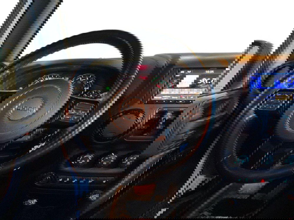 Jeep Wrangler Unlimited usata a Macerata (11)