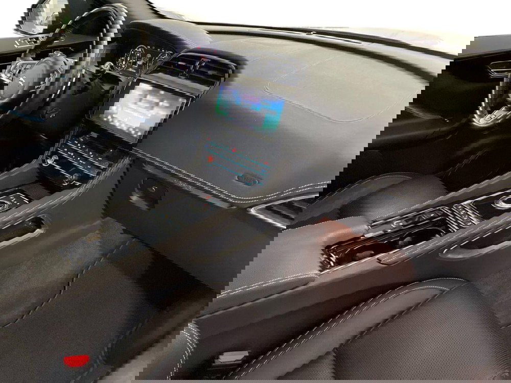 Jaguar F-Pace usata a Macerata (12)