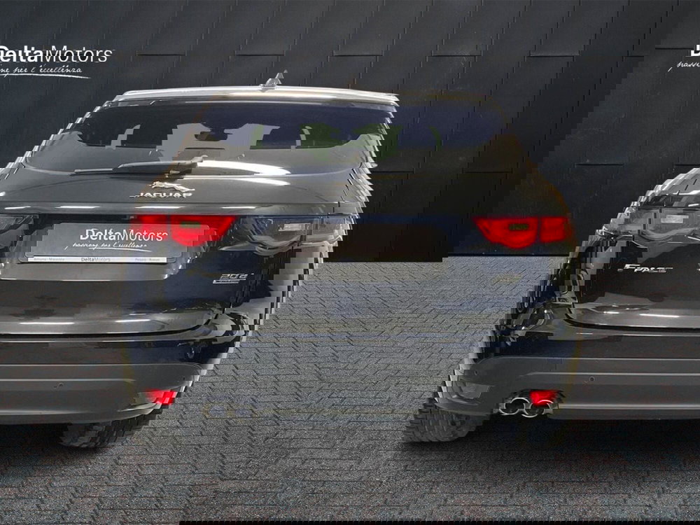 Jaguar F-Pace usata a Macerata (4)