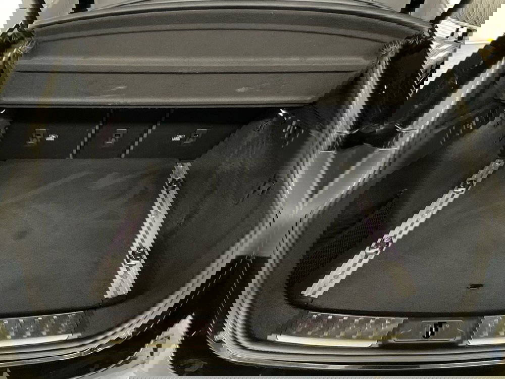 Jaguar F-Pace usata a Macerata (7)