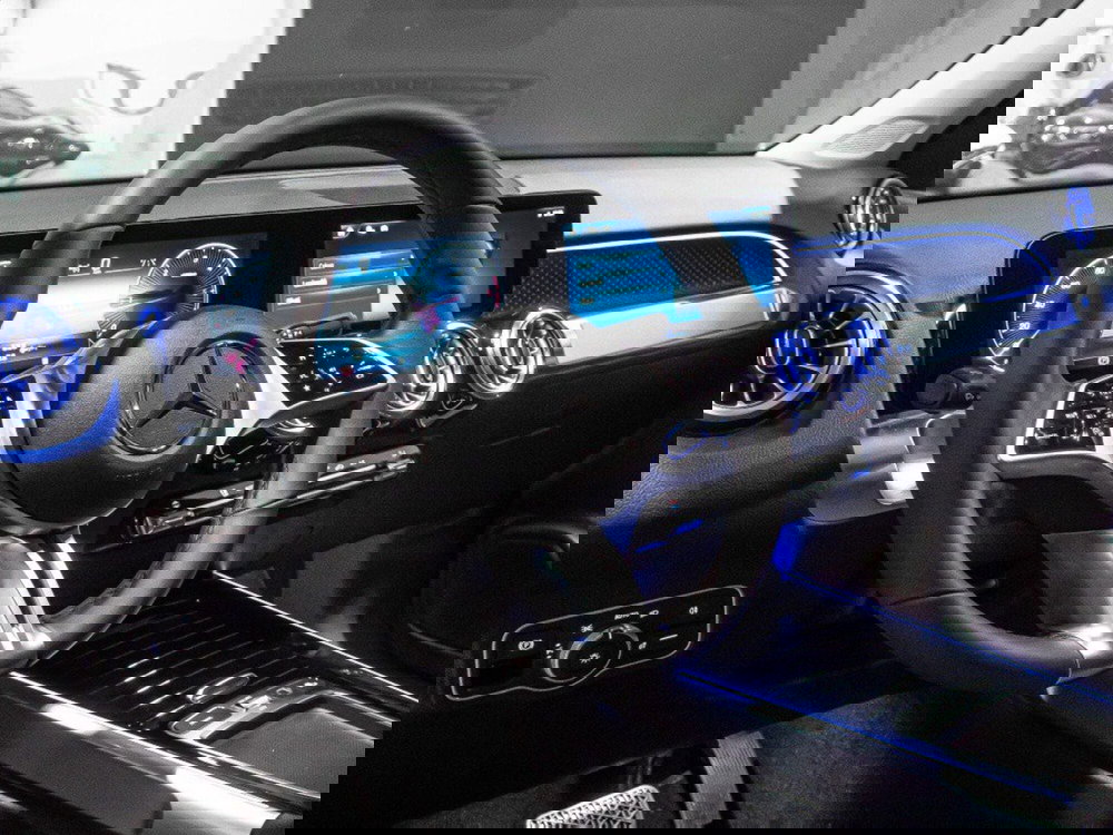 Mercedes-Benz GLB nuova a Ancona (11)