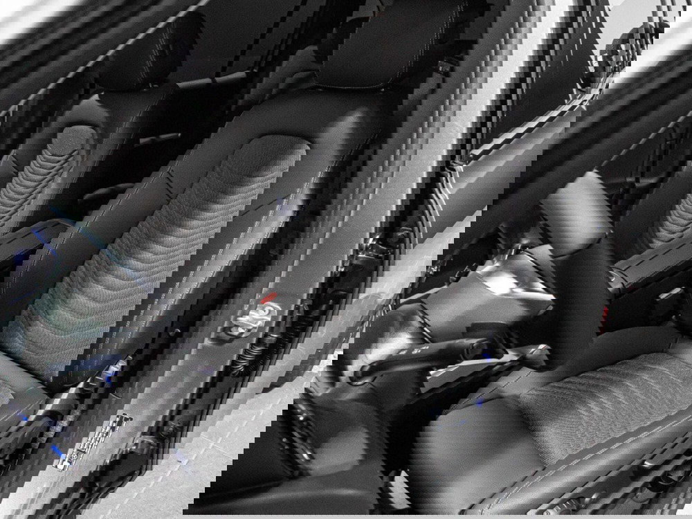 Mercedes-Benz GLB nuova a Ancona (12)