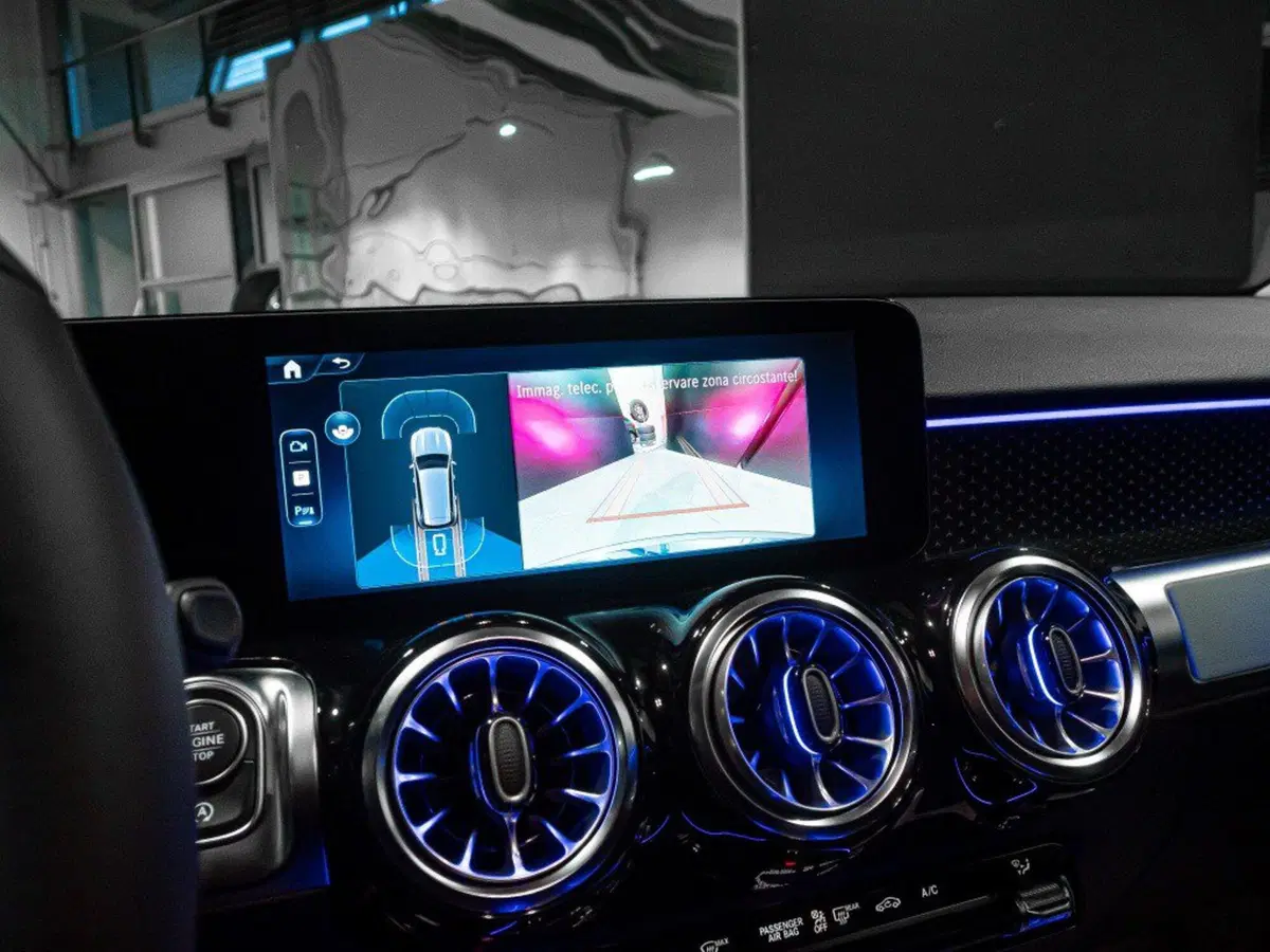 Mercedes-Benz GLB nuova a Ancona (15)