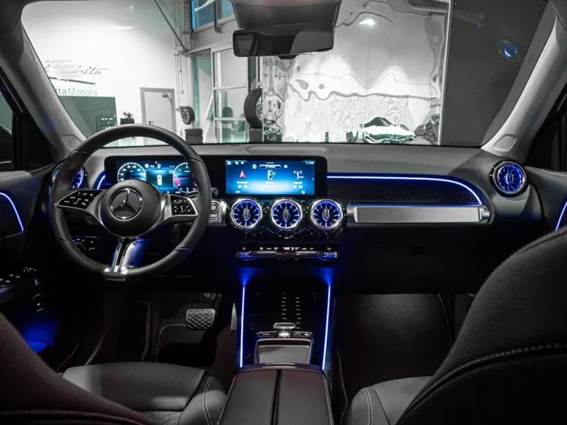 Mercedes-Benz GLB nuova a Ancona (16)