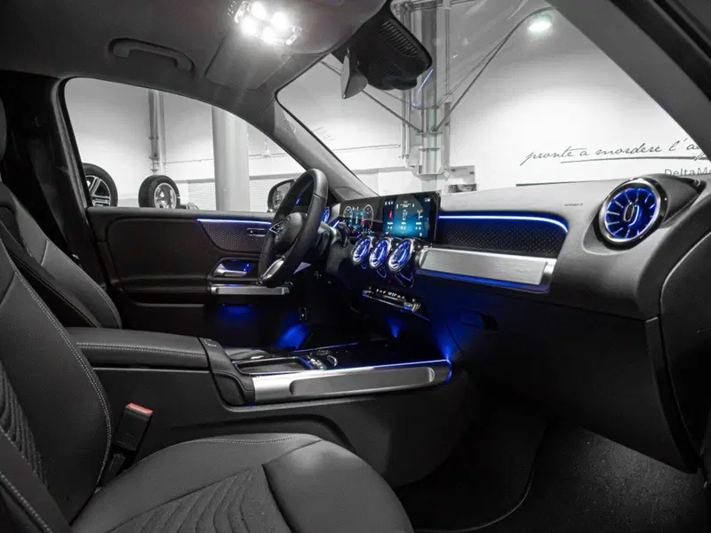 Mercedes-Benz GLB nuova a Ancona (17)