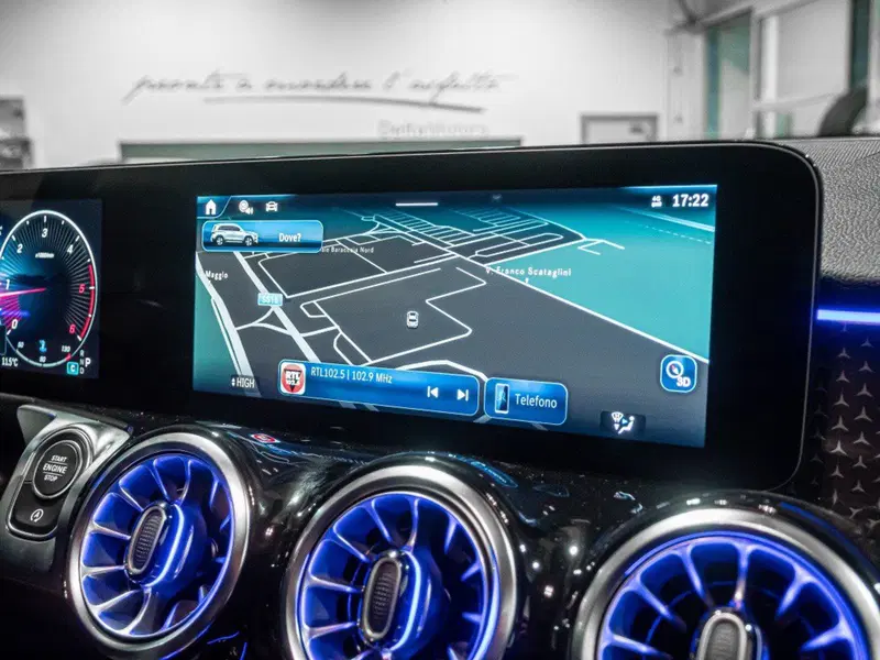 Mercedes-Benz GLB nuova a Ancona (18)