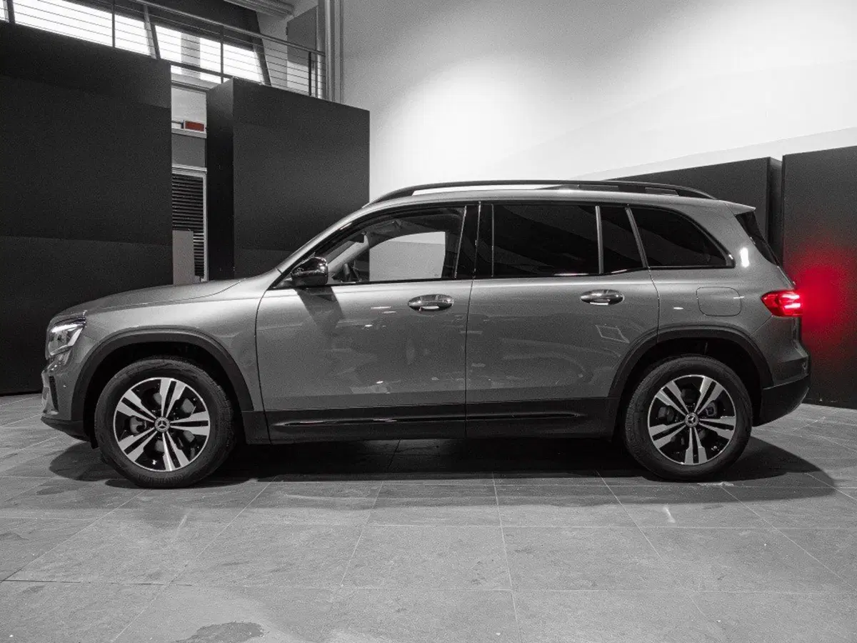 Mercedes-Benz GLB nuova a Ancona (2)