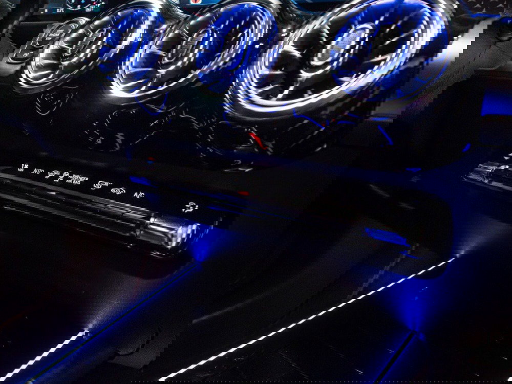 Mercedes-Benz GLB nuova a Ancona (20)