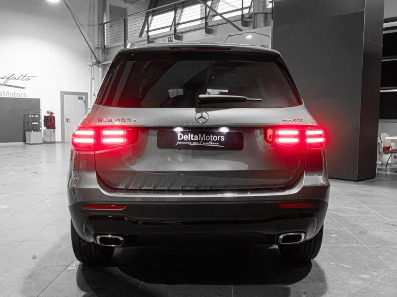 Mercedes-Benz GLB nuova a Ancona (3)