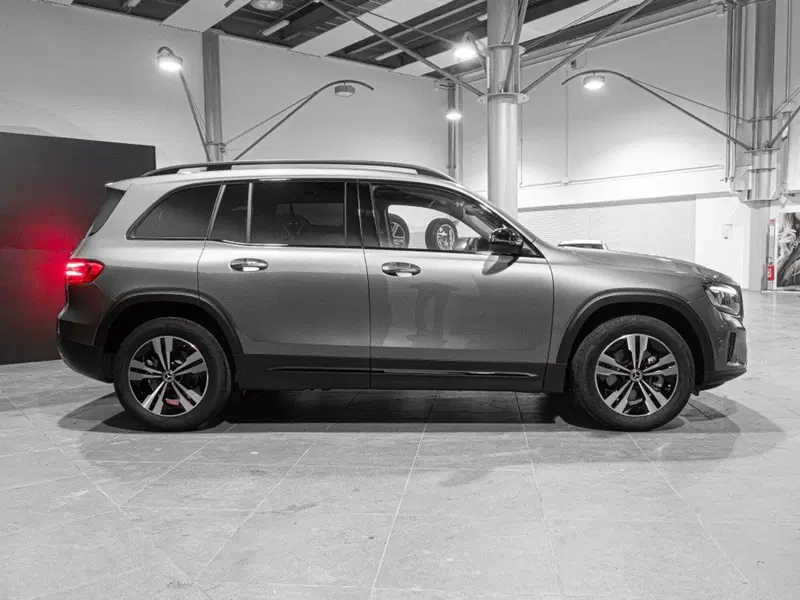 Mercedes-Benz GLB nuova a Ancona (4)