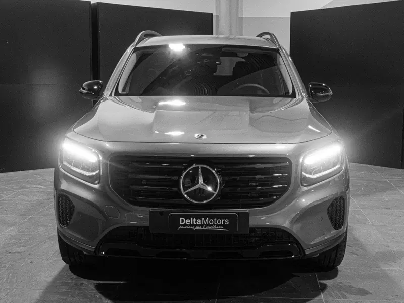 Mercedes-Benz GLB nuova a Ancona (5)