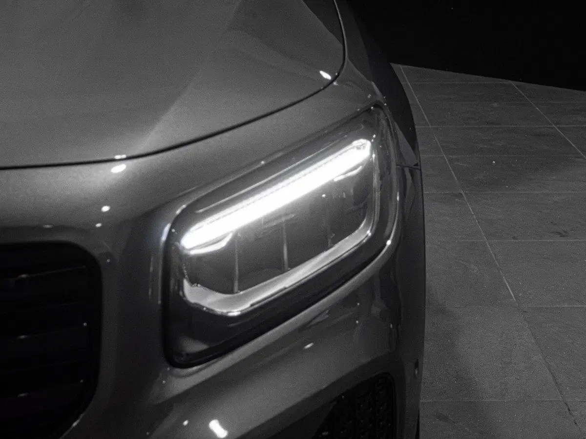 Mercedes-Benz GLB nuova a Ancona (6)