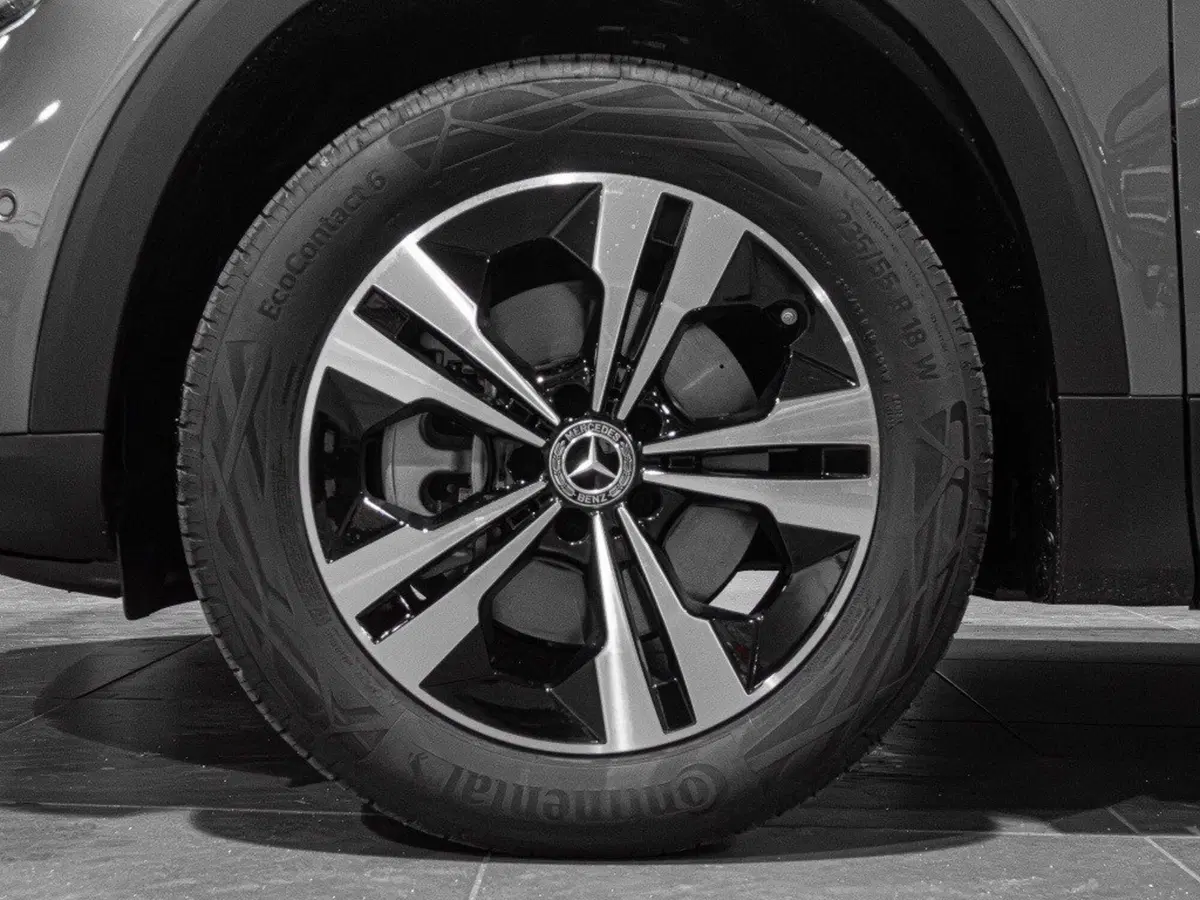 Mercedes-Benz GLB nuova a Ancona (7)