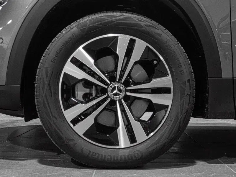 Mercedes-Benz GLB nuova a Ancona (7)