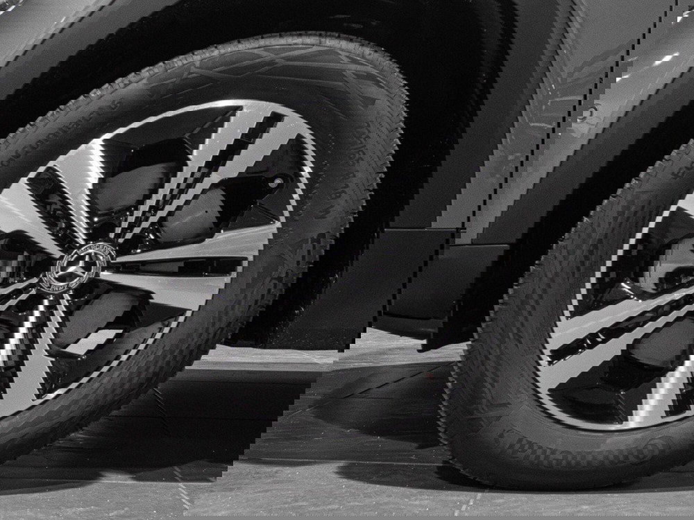 Mercedes-Benz GLB nuova a Ancona (7)