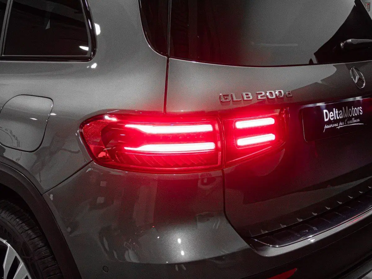 Mercedes-Benz GLB nuova a Ancona (8)