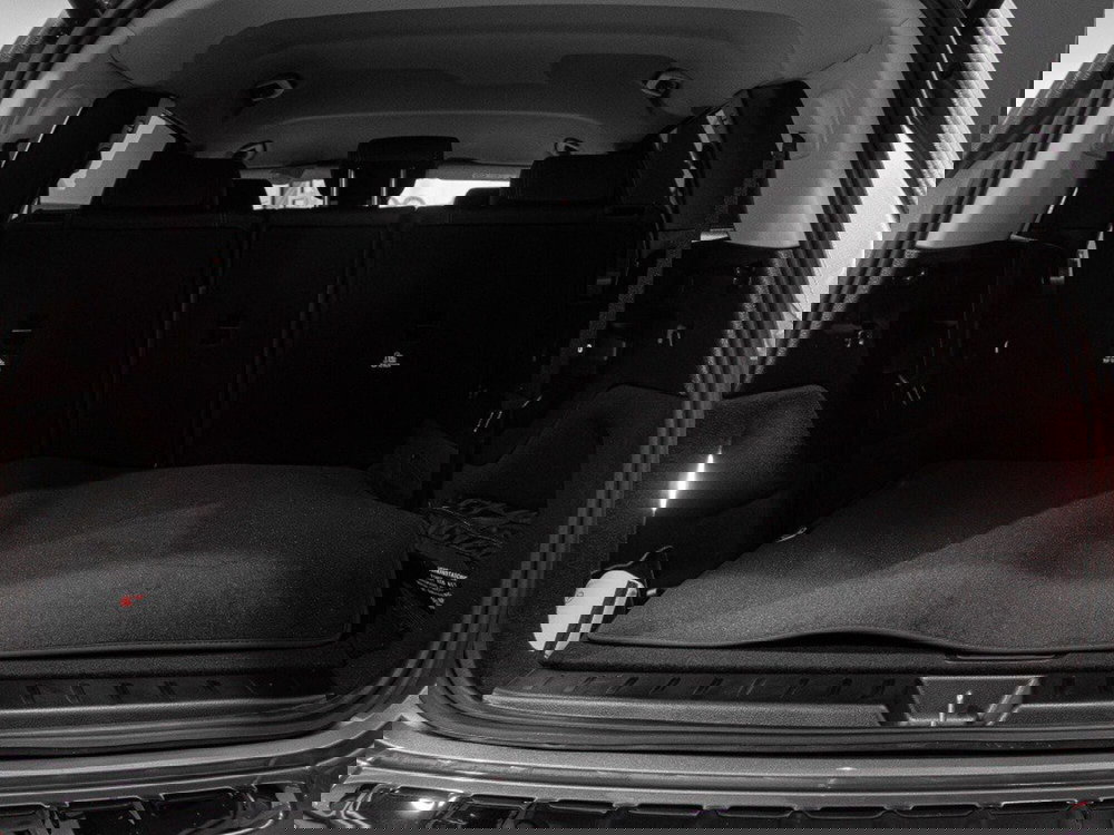 Mercedes-Benz GLB nuova a Ancona (9)