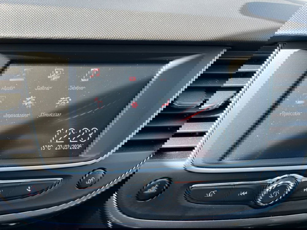 Opel Crossland X usata a Siena (16)