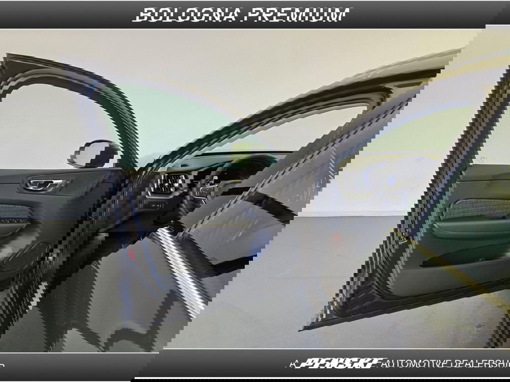 Volvo XC60 nuova a Bologna (18)