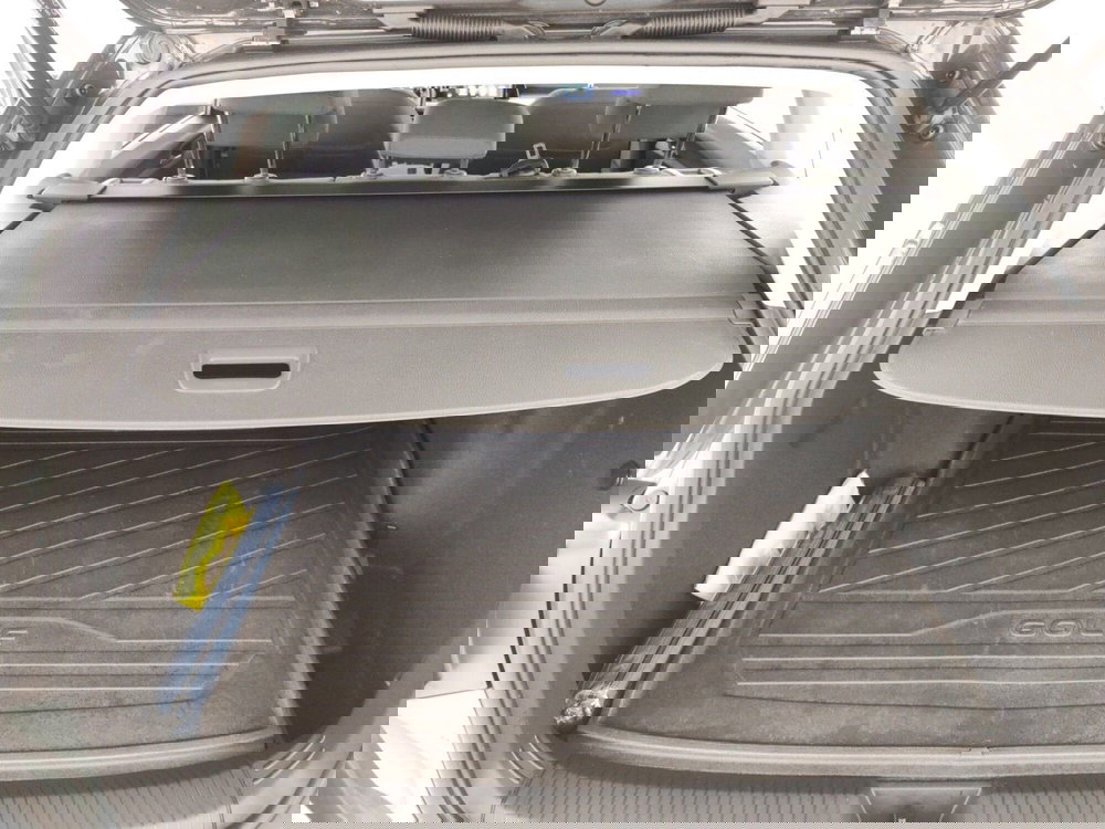 Volkswagen Golf Variant usata a Massa-Carrara (16)