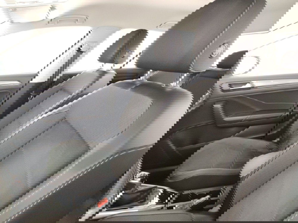 Volkswagen T-Roc usata a Massa-Carrara (9)