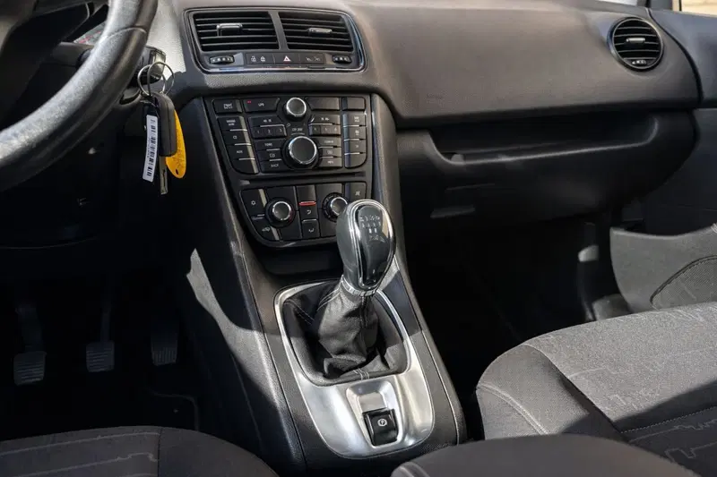 Opel Meriva usata a Rimini (10)