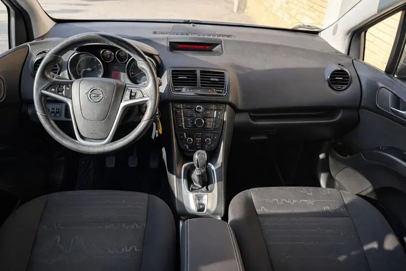 Opel Meriva usata a Rimini (7)