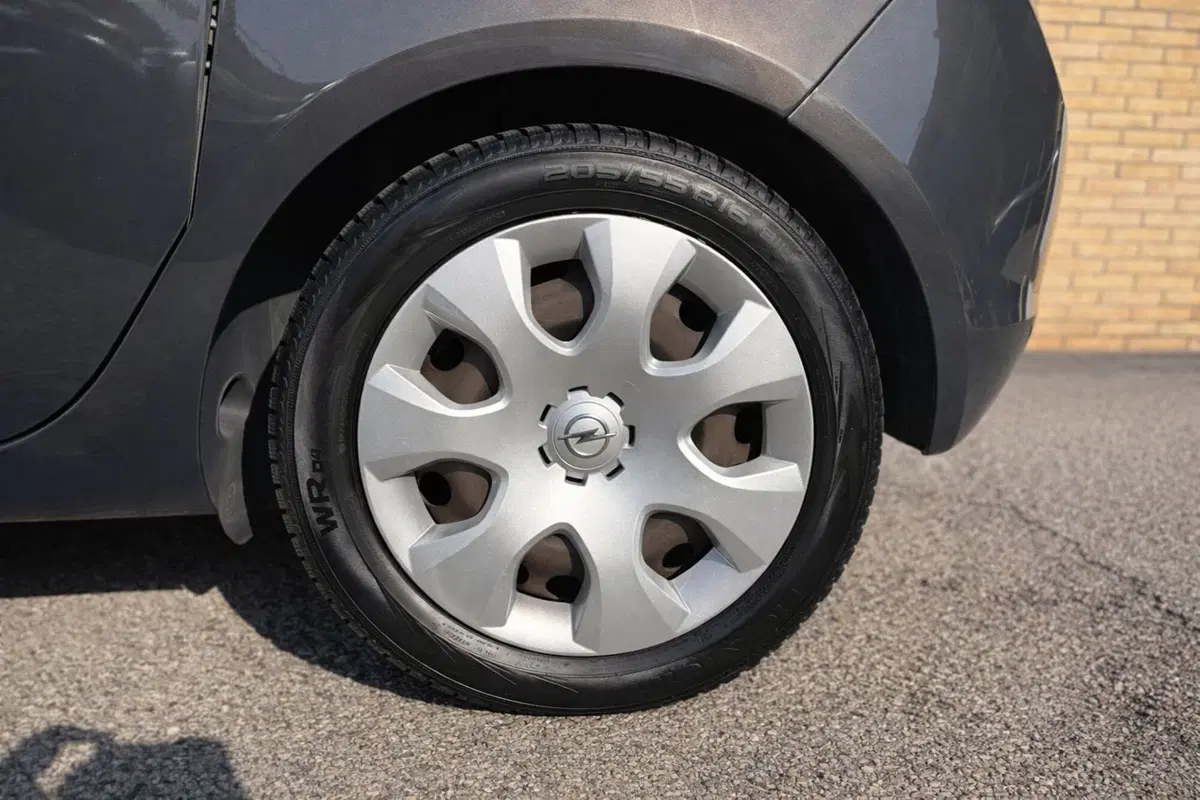 Opel Meriva usata a Rimini (9)
