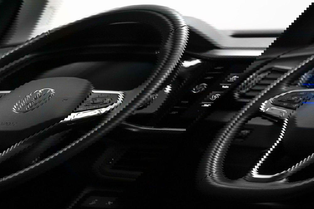 Volkswagen T-Cross usata a Varese (12)