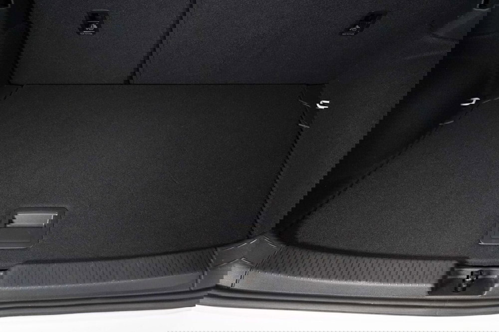 Volkswagen T-Cross usata a Varese (18)