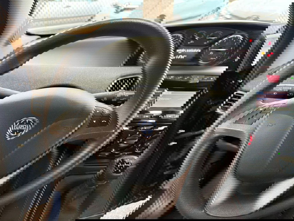 Lancia Ypsilon usata a Brescia (12)