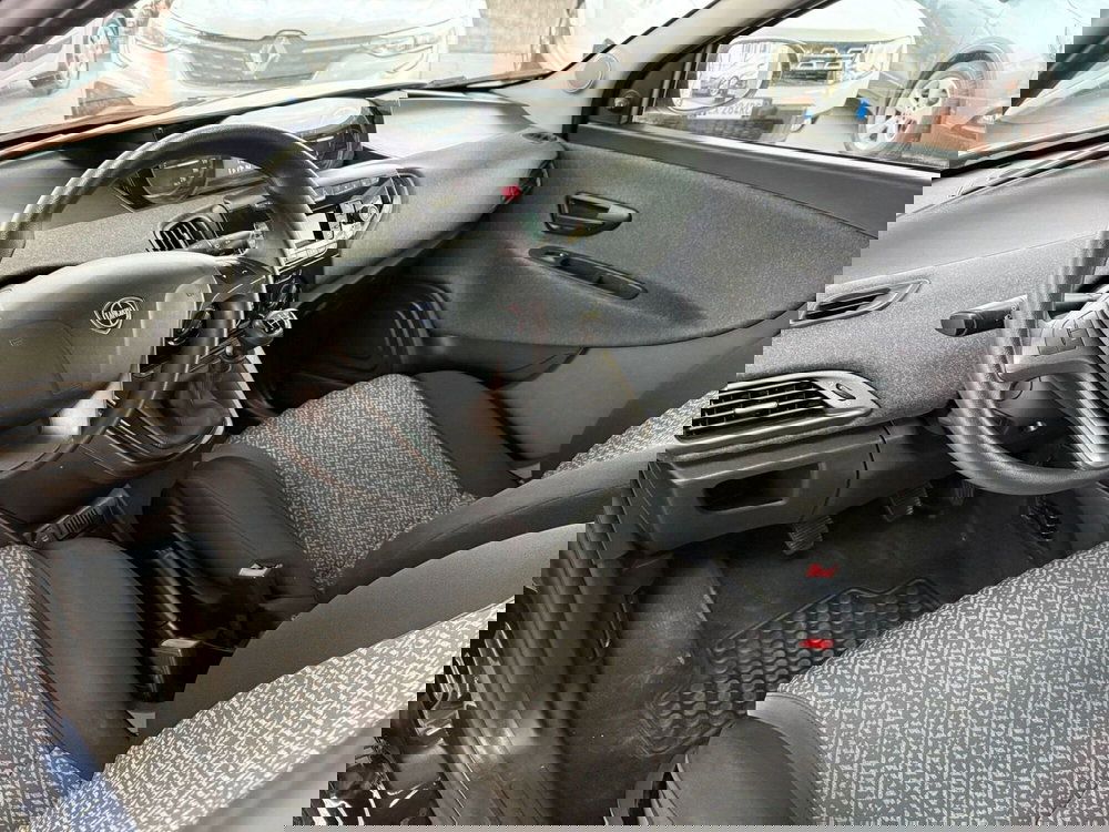 Lancia Ypsilon usata a Brescia (9)