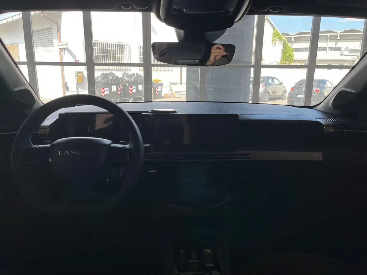 Lancia Ypsilon nuova a Lucca (10)