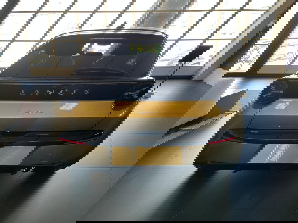 Lancia Ypsilon nuova a Lucca (5)