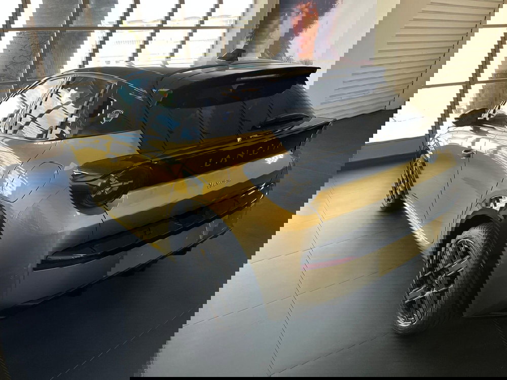 Lancia Ypsilon nuova a Lucca (6)