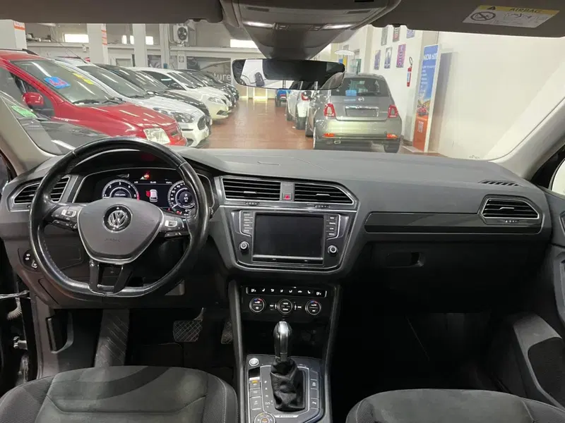 Volkswagen Tiguan usata a Lucca (13)