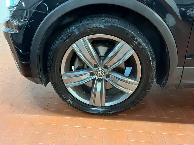 Volkswagen Tiguan usata a Lucca (9)