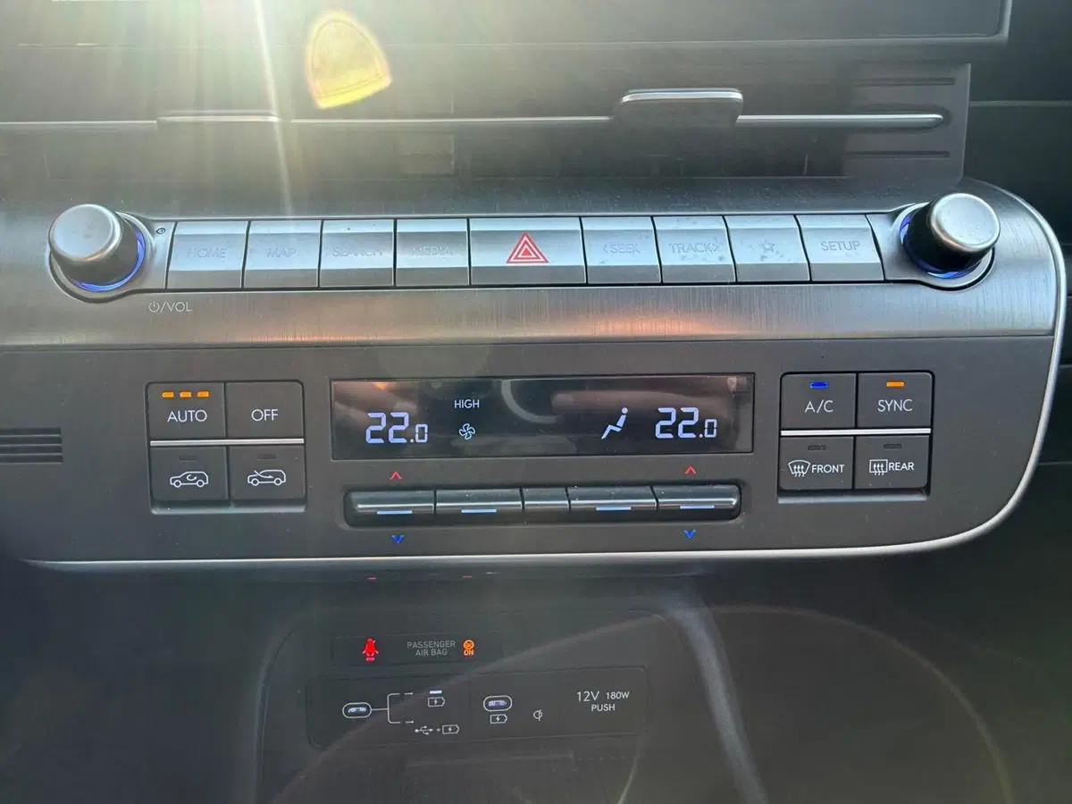Hyundai Kona usata a Massa-Carrara (12)