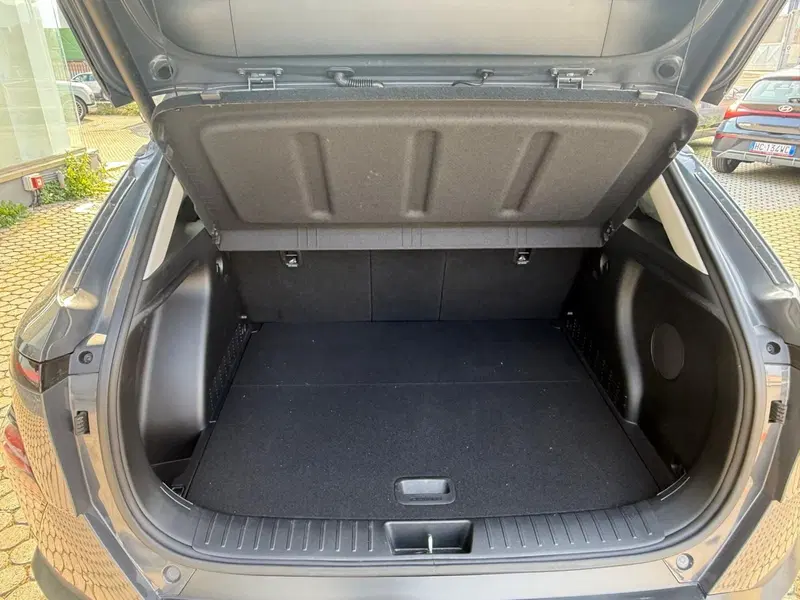 Hyundai Kona usata a Massa-Carrara (16)