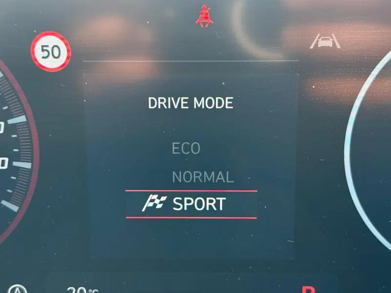 Hyundai Kona usata a Massa-Carrara (18)