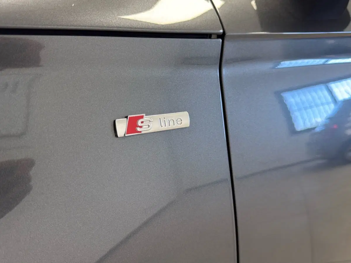 Audi Q4 Sportback usata a Palermo (18)